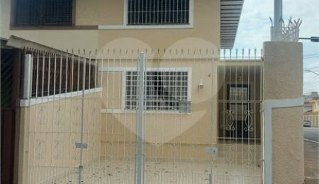 Sobrado à venda com 3 quartos, sendo 1 suíte,  em Parque Vitória, São Paulo, SP