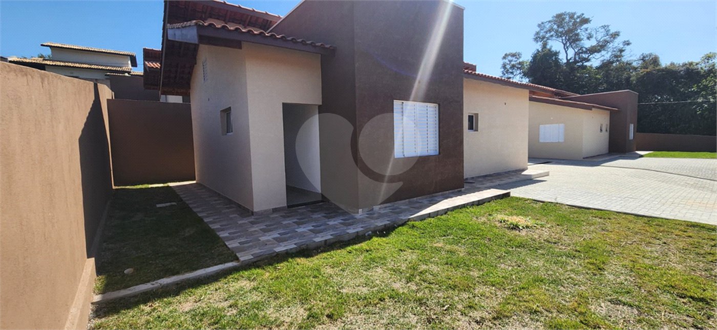 Casa para alugar com 2 suítes no condomínio Vilagio, Atibaia - SP