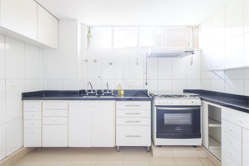 Apartamento à venda com 3 quartos, sendo 1 suíte, em Jardim Europa, São Paulo, SP