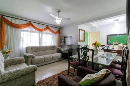 Casa à venda com 3 quartos, sendo 1 suíte, em Vila Brasilina, São Paulo, SP