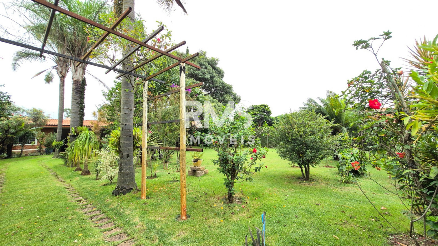 Casa à venda com 4 quartos, sendo 1 suíte,  em Villarejo Sopé da Serra (Vilarejo), Cabreúva, SP