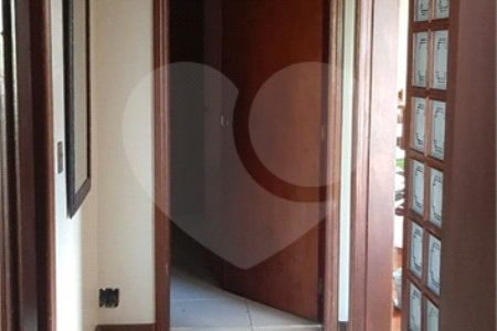 Sobrado à venda com 8 quartos em Jardim São Luís, São Paulo, SP