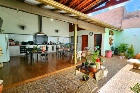 Casa à venda com 3 quartos, sendo 1 suíte, em Parque Residencial Vale do Sol, Araraquara, SP