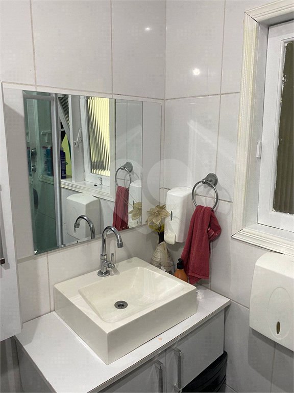 Casa à venda com 3 suítes em Vila Oceania, Poá, SP
