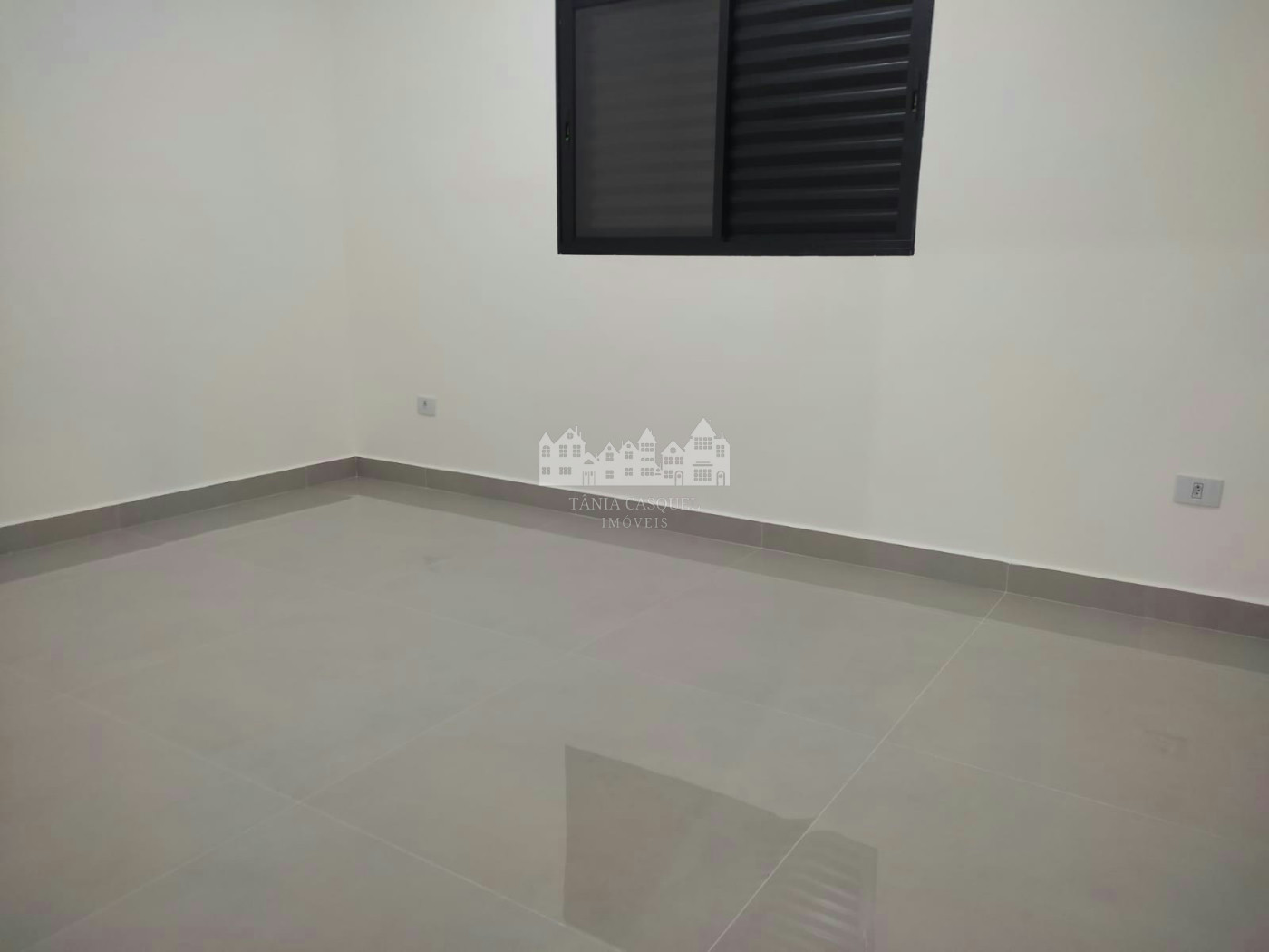 Casa térrea à venda com 3 quartos, sendo 1 suíte, em Loteamento Parque Residencial Serras de Atibaia II, Atibaia - SP