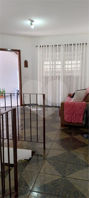 Sobrado à venda com 2 quartos em Granja Carolina, Cotia, SP