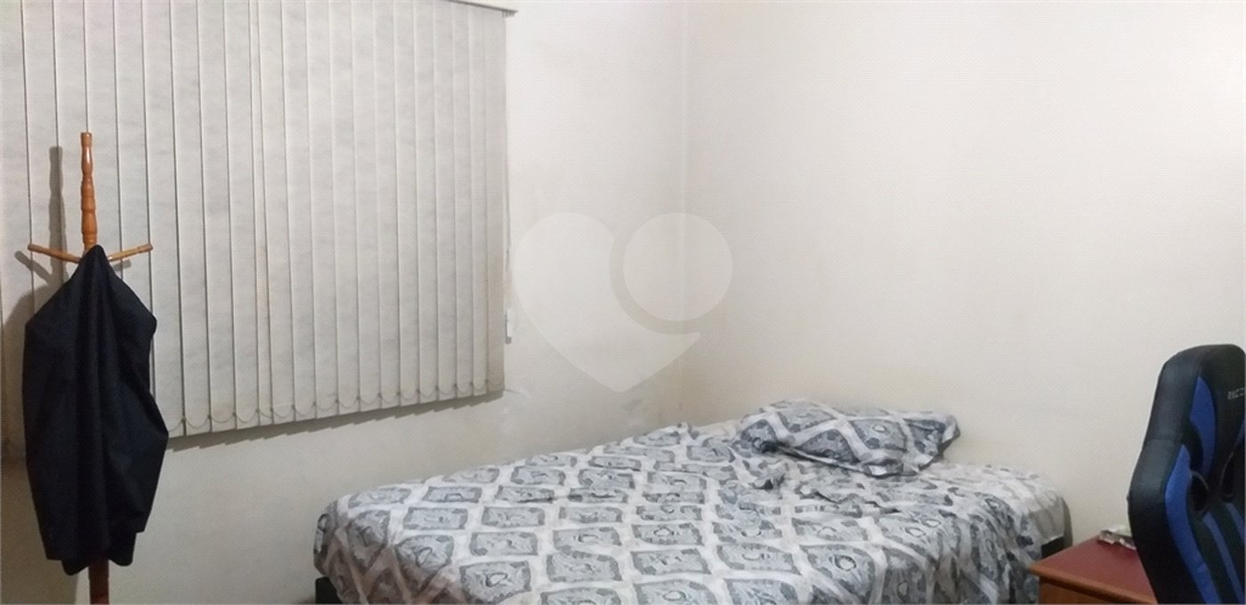 Sobrado à venda com 3 quartos em Vila Irmãos Arnoni, São Paulo, SP