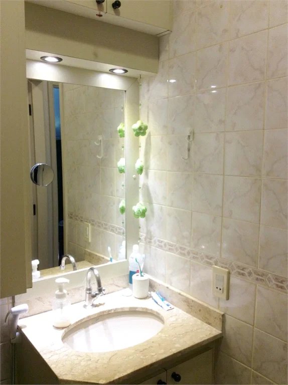 Casa à venda com 2 quartos, sendo 1 suíte,  no condomínio Villas de São Francisco I, São Paulo - SP