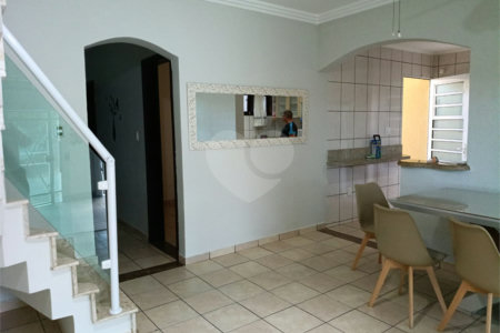 Casa à venda com 4 quartos, sendo 2 suítes,  em Vila Rei, Mogi das Cruzes, SP