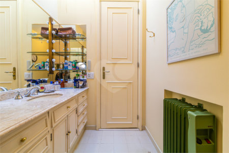 Casa à venda com 3 quartos, sendo 2 suítes, em Interlagos, São Paulo, SP