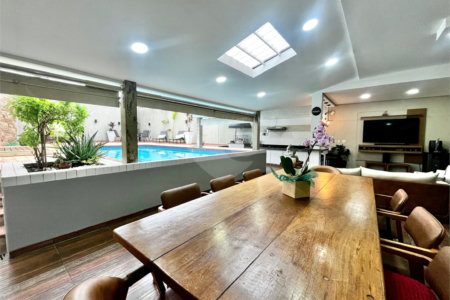 Casa à venda com 4 suítes em Vila Mazarino, Itapetininga, SP
