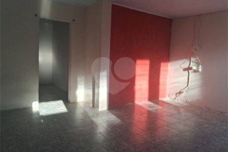 Casa à venda com 2 quartos em Vila Hungria, Itapetininga, SP