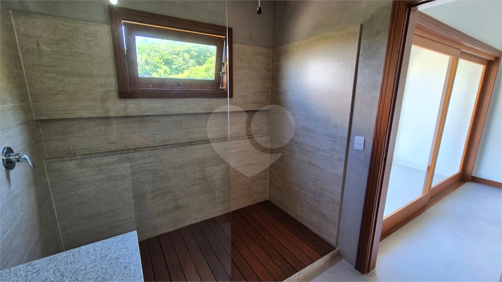 Casa à venda com 8 quartos, sendo 7 suítes, em Ferradura, Armação dos Búzios, RJ