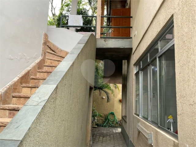 Sobrado à venda com 5 quartos, sendo 2 suítes,  em Jardim São Bento, São Paulo, SP