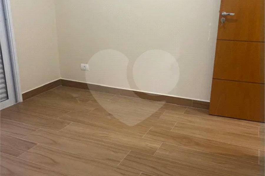 Sobrado à venda ou para alugar com 3 suítes em Horto, São Paulo, SP