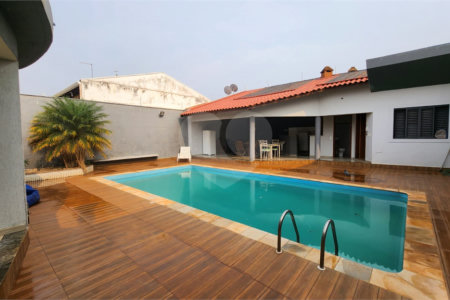 Casa à venda com 3 quartos, sendo 1 suíte, em Vila Harmonia, Araraquara, SP