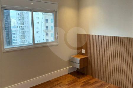 Apartamento à venda com 3 suítes em Vila Olímpia, São Paulo, SP