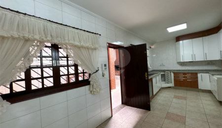 Sobrado à venda ou para alugar com 3 quartos, sendo 1 suíte, em Santana, São Paulo, SP