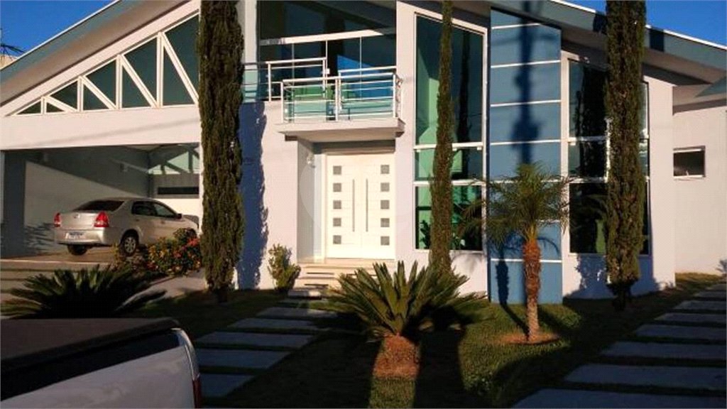 Casa à venda com 4 suítes no condomínio Jardim dos Lagos, Indaiatuba - SP