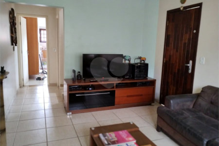 Sobrado à venda com 4 quartos, sendo 1 suíte, em Jardim Monte Kemel, São Paulo, SP