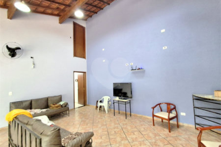 Chácara à venda com 4 quartos, sendo 2 suítes,  no Centro, Araçoiaba da Serra, SP