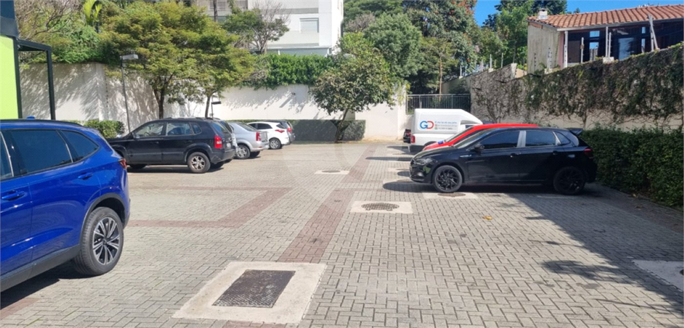 Apartamento à venda com 3 quartos, sendo 1 suíte,  em Jardim Vazani, São Paulo, SP