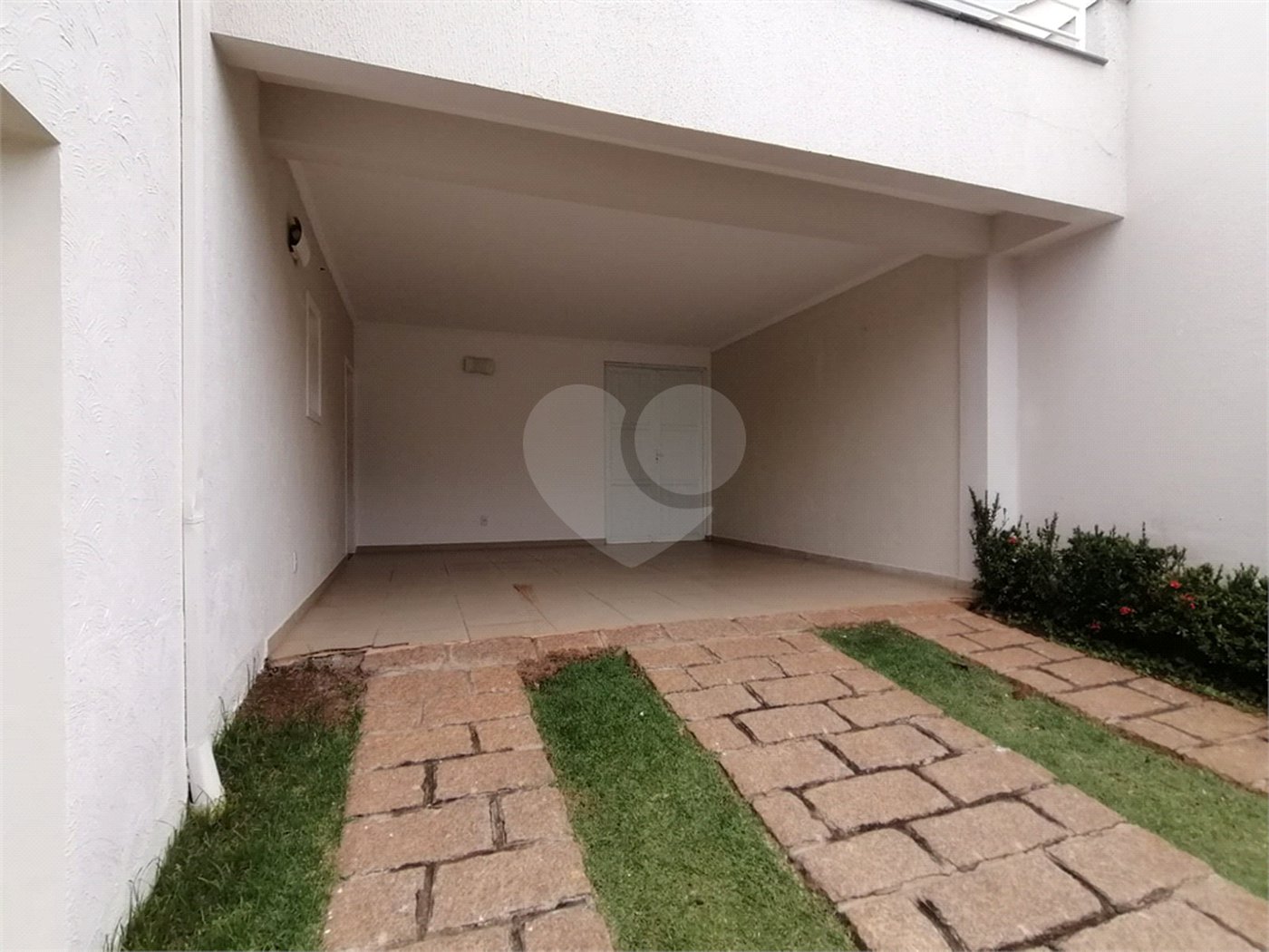 Casa para alugar com 3 quartos, sendo 1 suíte, no condomínio Recanto dos Paturis, Vinhedo - SP