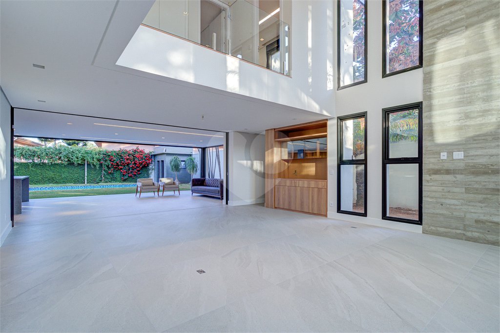 Casa à venda com 3 suítes em Granja Julieta, São Paulo, SP