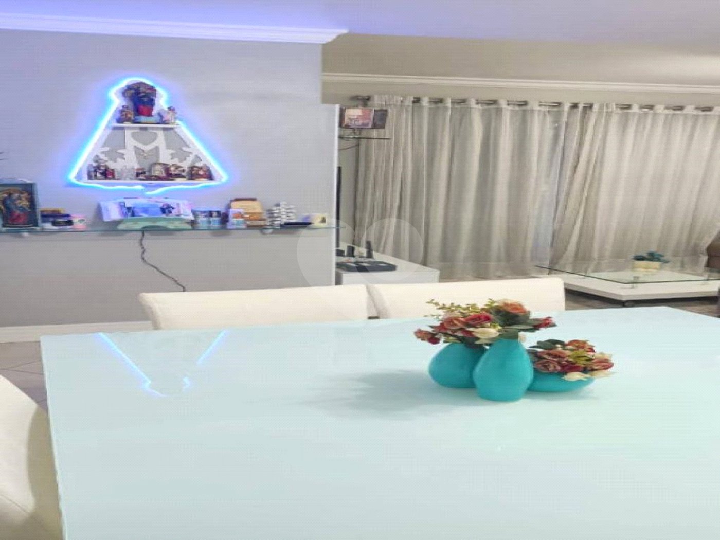 Apartamento à venda com 2 quartos, sendo 1 suíte,  em Jardim Itacolomi, São Paulo, SP