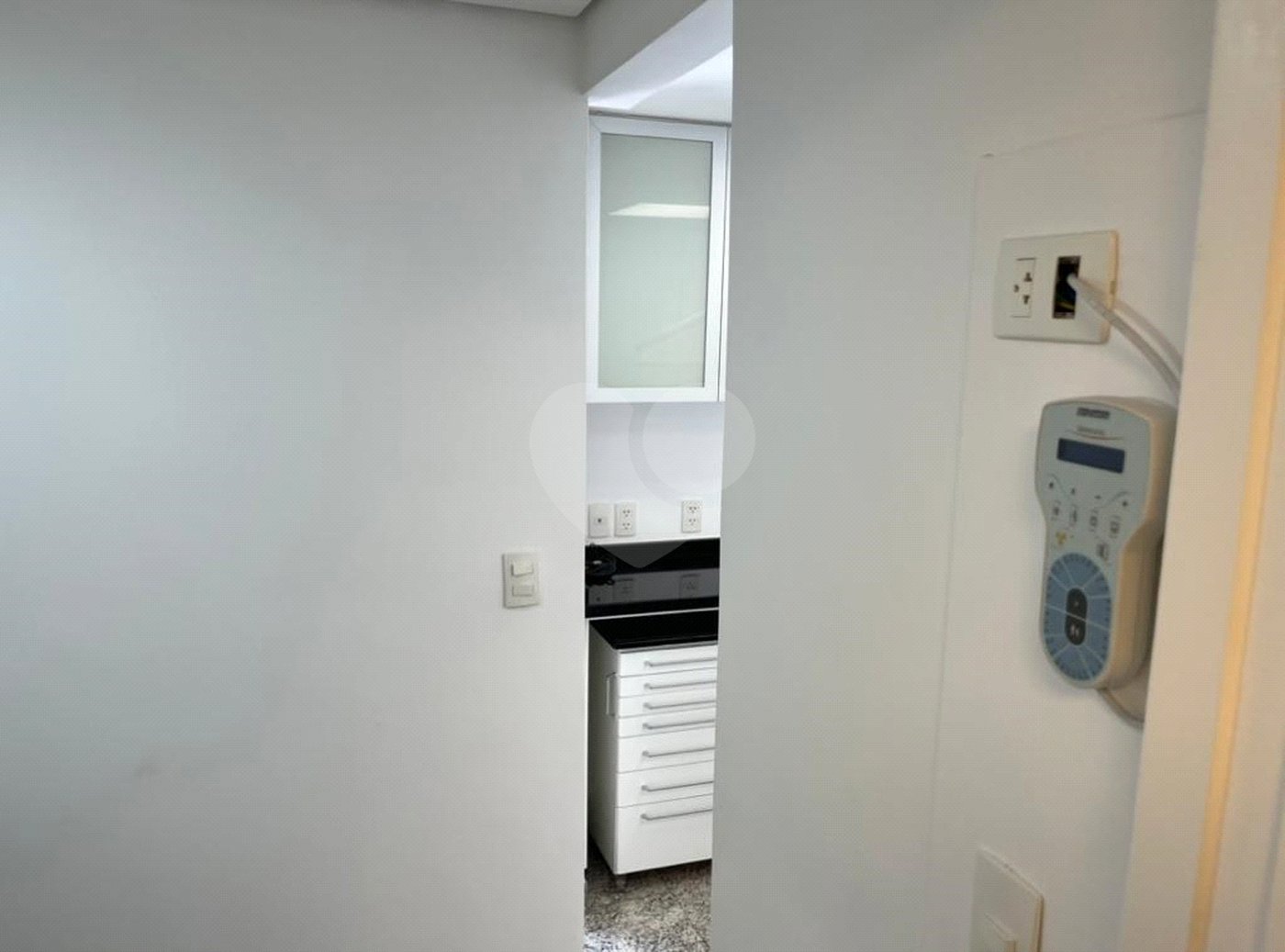 Sala Comercial ideal para clinicas e próximo ao metrô.