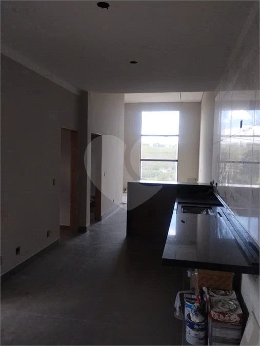 Casa em Atibaia com 3 dormitórios (1 suíte), sala 2 ambientes, piscina, 2 vagas de garagem, aceita financiamento
