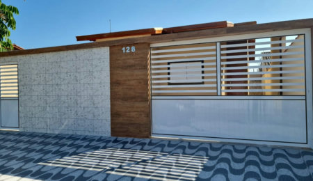 Casa à venda com 3 quartos, sendo 1 suíte, em Gaivotas, Itanhaém, SP