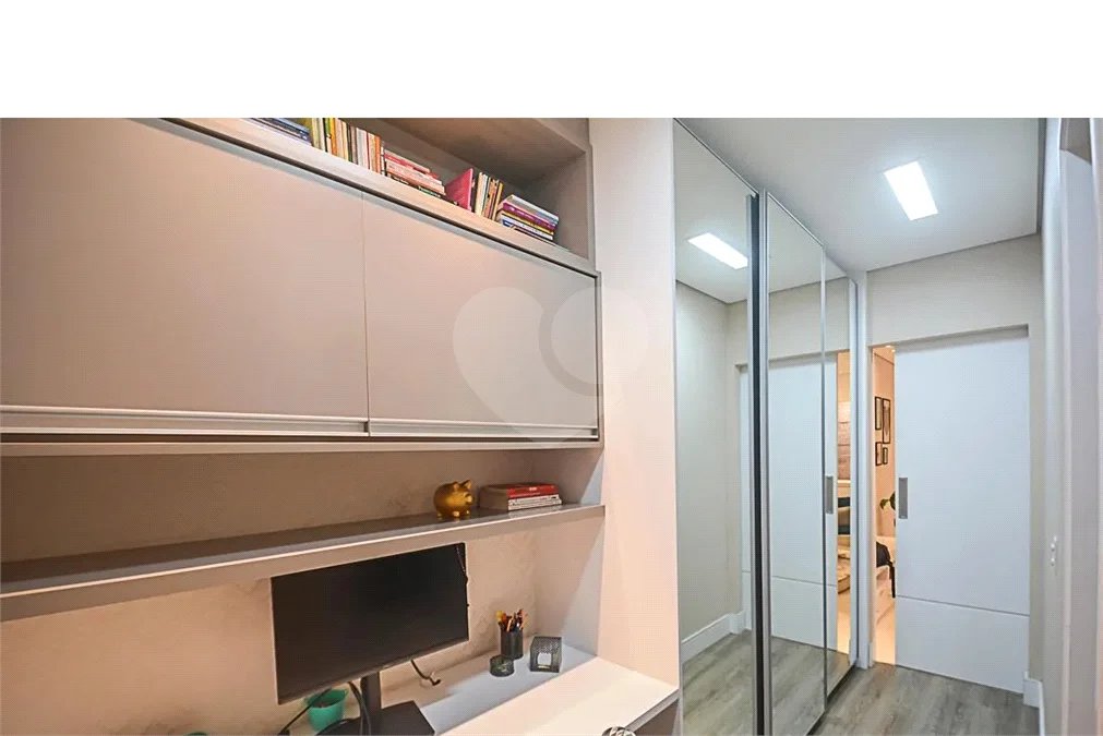 Espaço, conforto e uma localização privilegiada fazem deste apartamento mobiliado no Baeta Neves, em São Bernardo do Campo, uma excelente opção para seu novo lar. Com 118 m², três dormitórios e quatro banheiros, o imóvel oferece ambientes amplos para acomodar a família e receber amigos com comodidad