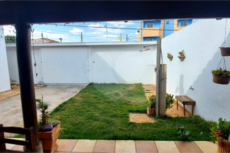 Casa à venda com 5 quartos, sendo 1 suíte, em Jardim Santa Paula, São Carlos, SP