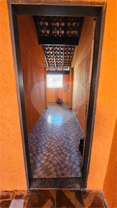 Excelente Casa Residencial no São Carlos 5 com 3 Quartos (1 Suíte) e Garagem Coberta para 2 Carros