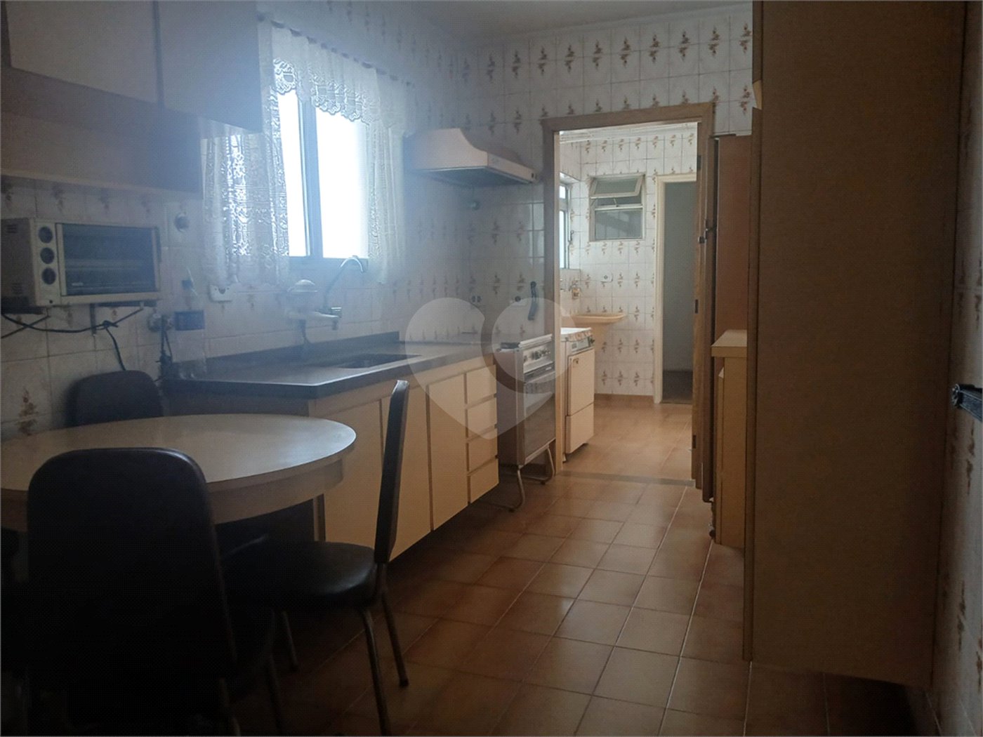 Apartamento a venda com porteira fechada no Belem com 95m com 03 dormitórios espaçoso sendo um suíte, 2 vagas. Aceita Permuta.
