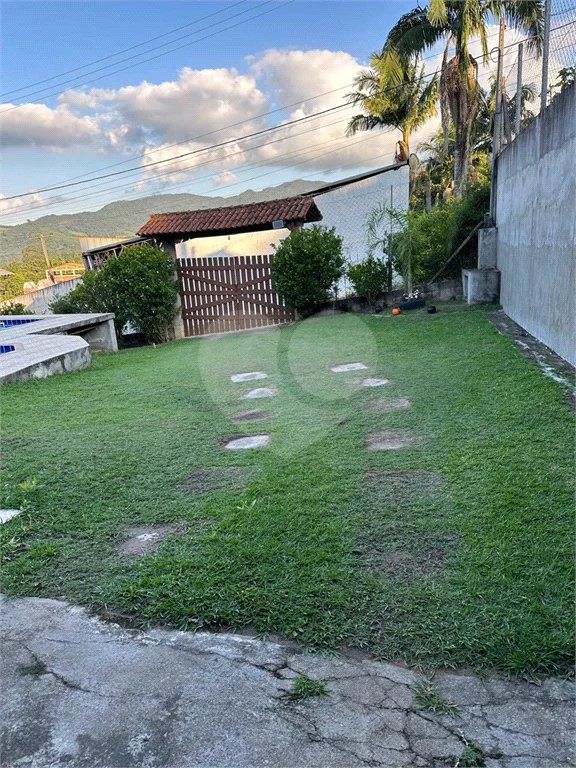Sítio encantador em Nazaré Paulista – 1.000 m² de terreno, piscina e varanda gourmet