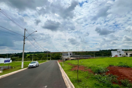 Lote à Venda – Condomínio Recanto do Sabiá