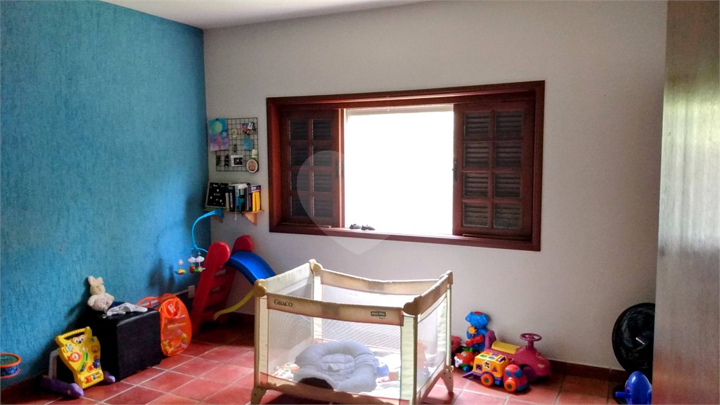 Casa à venda com 4 quartos, sendo 1 suíte, no condomínio Residencial Vale das Laranjeiras, Indaiatuba - SP