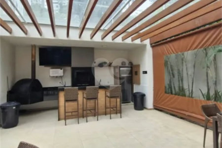 Apartamento à venda com 2 quartos, sendo 1 suíte,  em Continental, Osasco, SP
