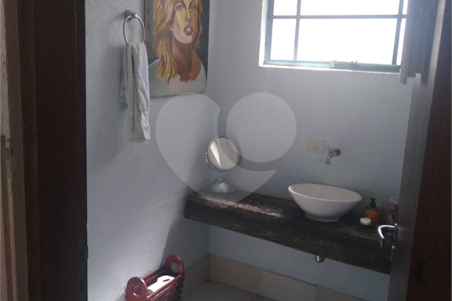 Casa à venda com 3 quartos, sendo 1 suíte, no condomínio Sausalito, Mairiporã - SP