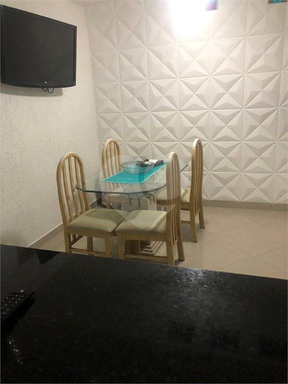 Casa à venda com 3 quartos, sendo 1 suíte, no condomínio Residencial Sabará, São Paulo - SP