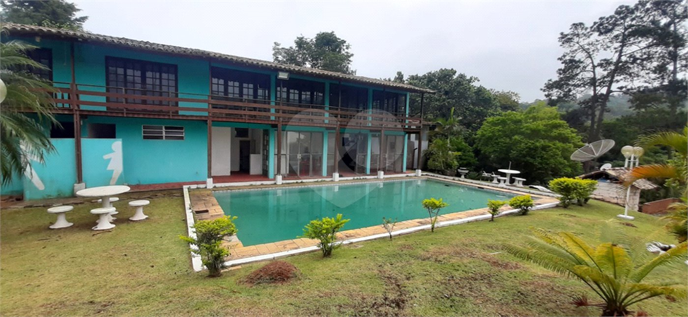 Casa Térrea à venda com 5 quartos, sendo 3 suítes, em Serra da Cantareira, Mairiporã, SP