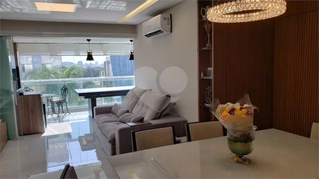 Apartamento à venda com 3 suítes em Vila Alexandria, São Paulo, SP