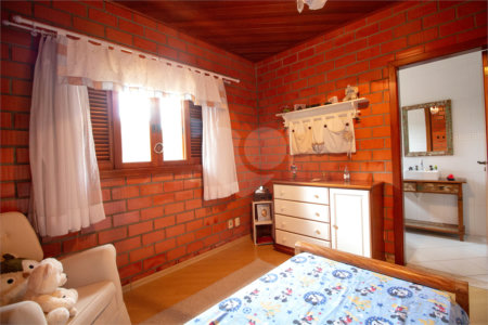 Chácara à venda com 4 quartos, sendo 2 suítes, em Jardim Oriental, Mairinque, SP
