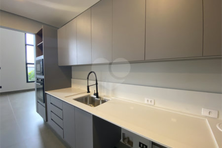 Casa à venda com 3 suítes no condomínio Portal dos Bandeirantes, Salto - SP