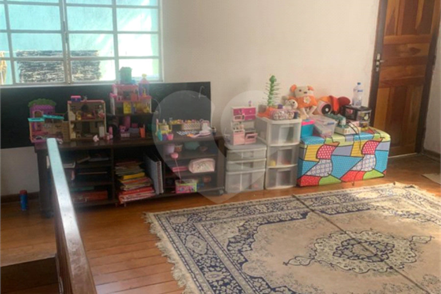 Sobrado à venda com 4 quartos, sendo 2 suítes, em Horto, São Paulo, SP