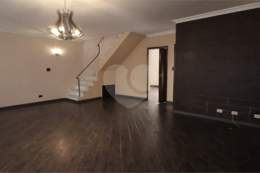 Sobrado à venda com 4 quartos em Vila Guilherme, São Paulo, SP
