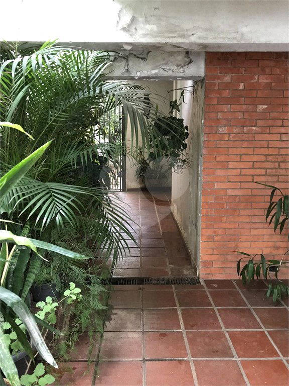 Sobrado à venda com 4 quartos, sendo 2 suítes,  em Vila Mariana, São Paulo, SP