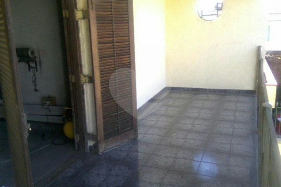 Sobrado à venda com 6 quartos, sendo 4 suítes, em Parque Edu Chaves, São Paulo, SP